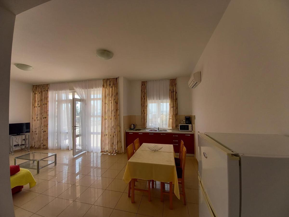 Apartments Villa Iva Оребич Екстер'єр фото